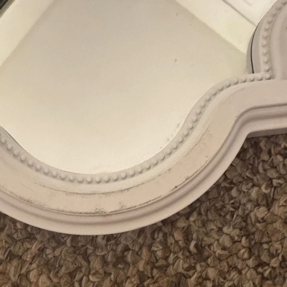 Elegant White Wall Mirrors